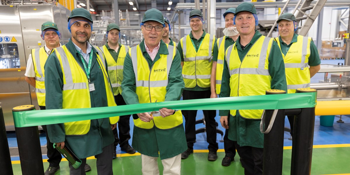 Yes we can – Rugby MP officially opens Britvic’s new state of the art canning line