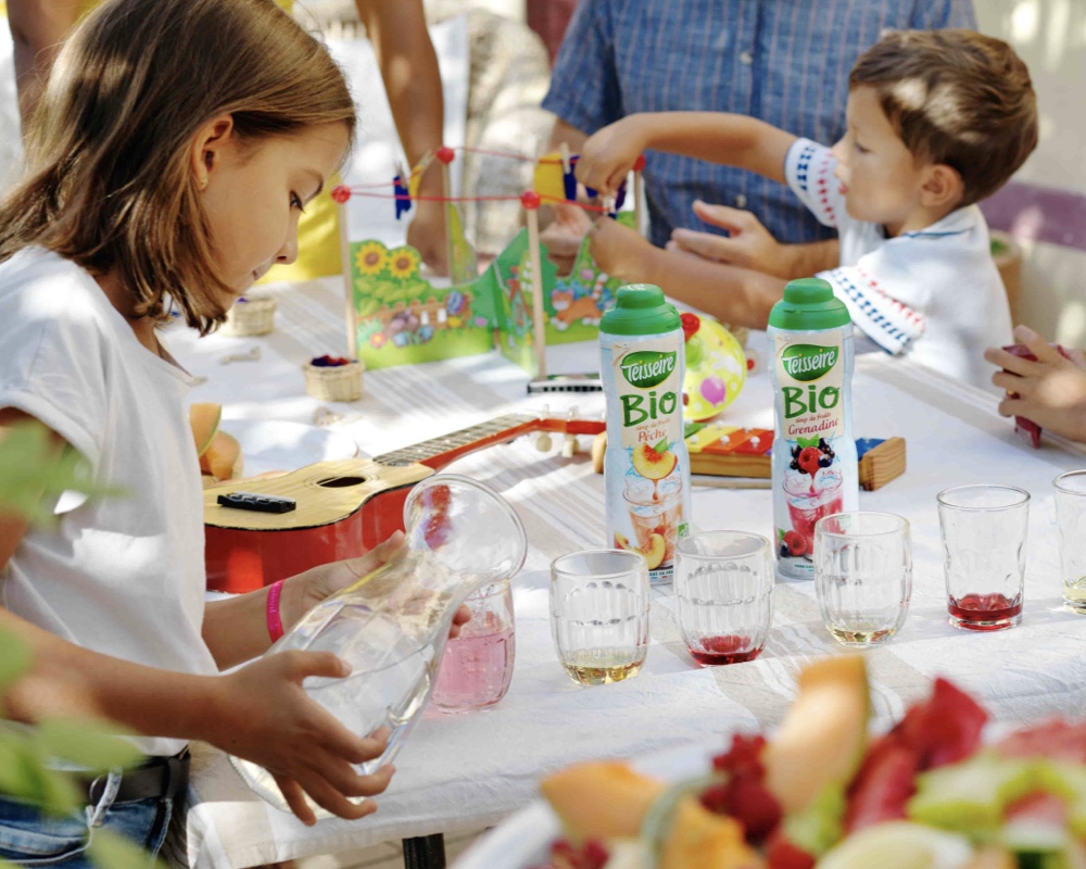 children having drinks